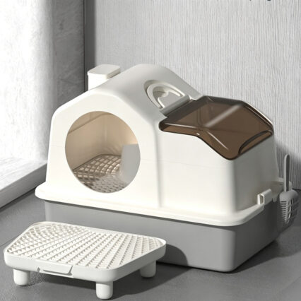 Large Fully Enclosed Cat Litter Box with Entryway