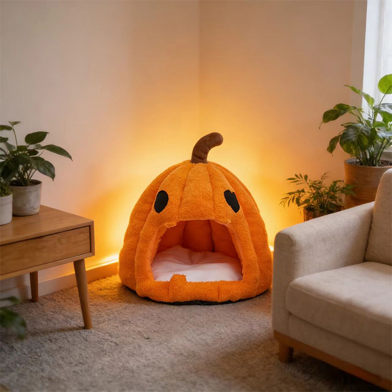 Halloween Warm Pumpkin Cat Bed